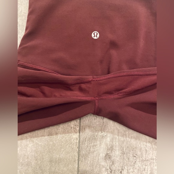 LULULEMON Align Super High Rise 10” Shorts Cassis size 2 EUC - Picture 6 of 7